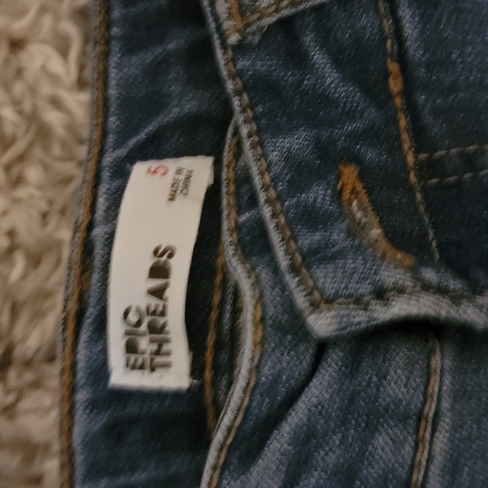 Jeans - Picture 2 of 3